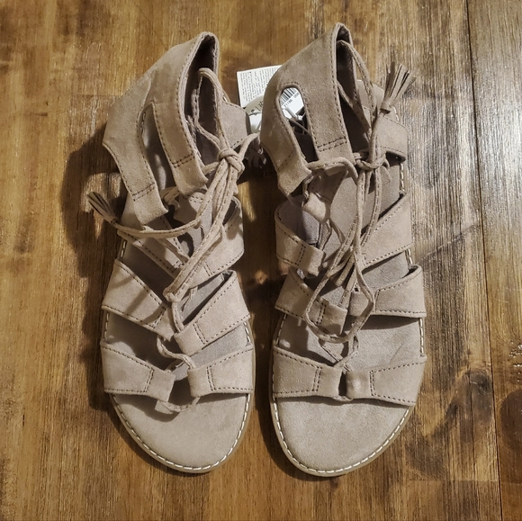 NWT Women's OLD NAVY Light Tan Brown Faux Suede Gladiator Sandals Spring Boho - Picture 2 of 9